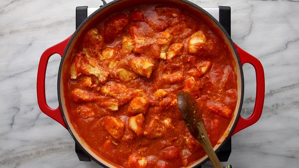 Chicken tikka masala Dutch oven