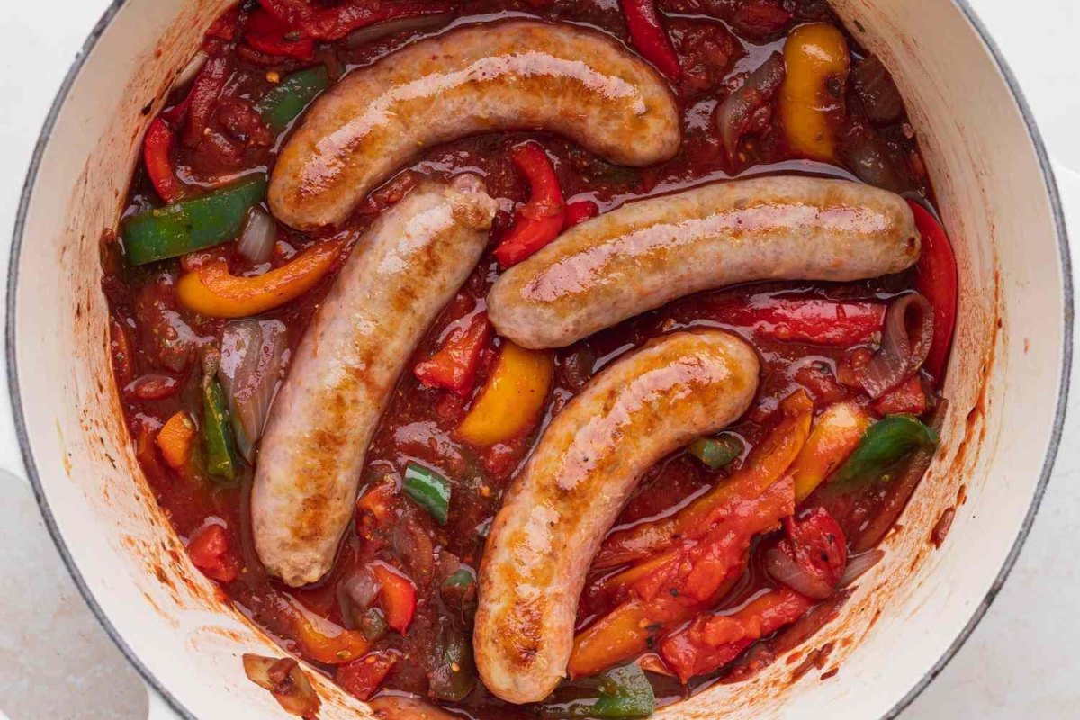 Sausage and peppers Dutch oven