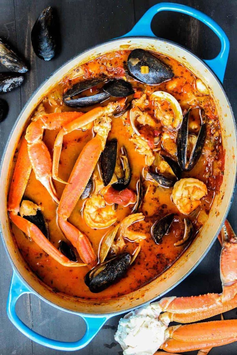 Seafood cioppino Dutch oven