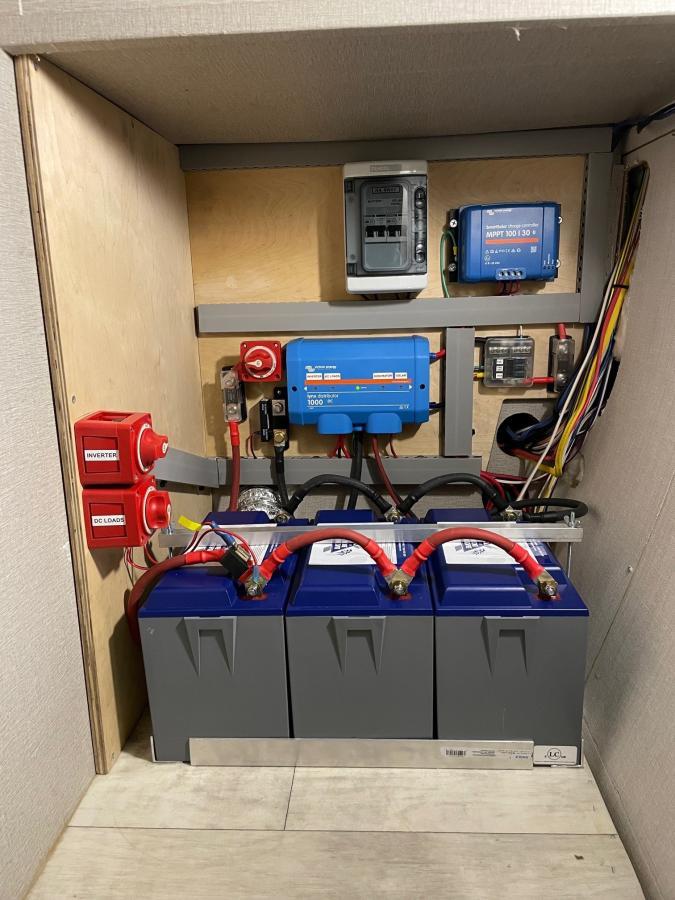 RV battery bank system