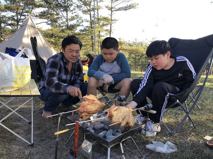 Grilled chicken family campsite meal