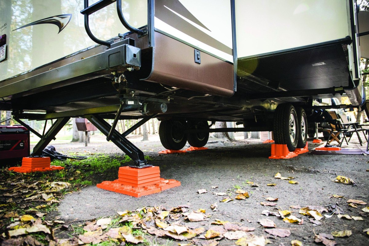 RV leveling blocks under stabilizer jacks