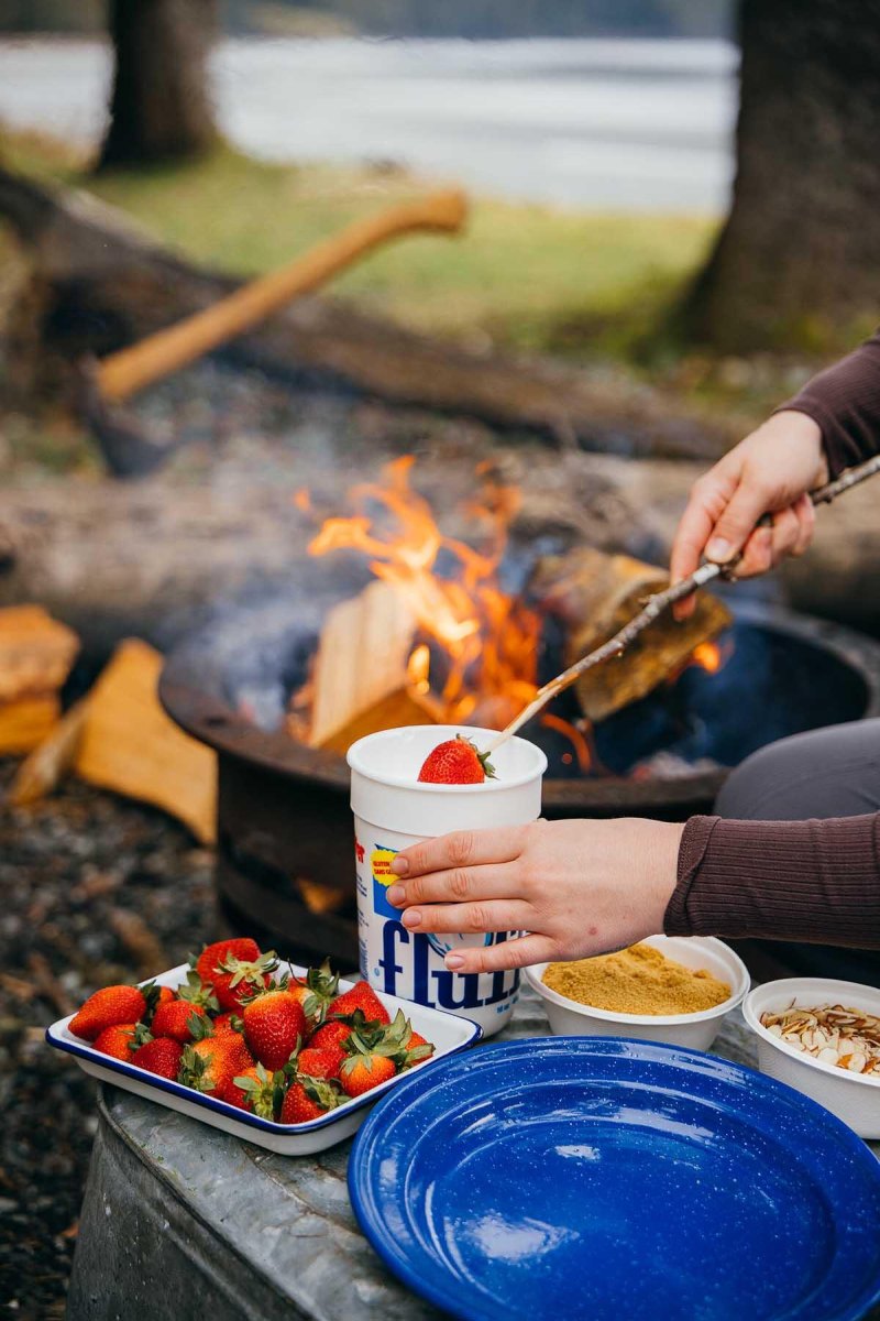 Roasted strawberry marshmallow cups dessert