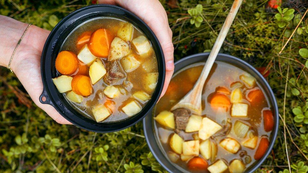 Slow cooker vegetable soup camping